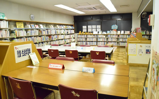 1階　図書室・児童コーナー
