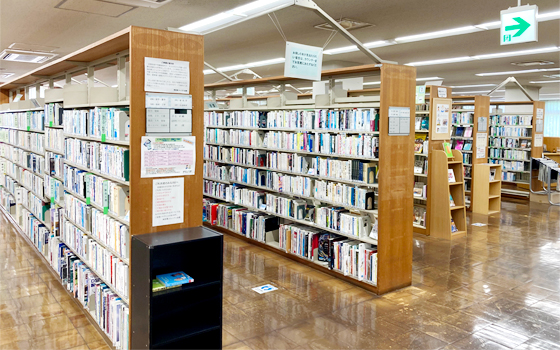 1階図書室